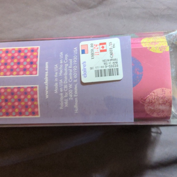 Claire's NWT Locker Wallpaper Peel and Stick Wallpaper 8.5" x 40" - Picture 7 of 12